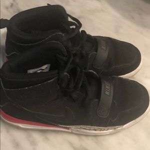 Nike Michael Jordan boys  basketball shoes